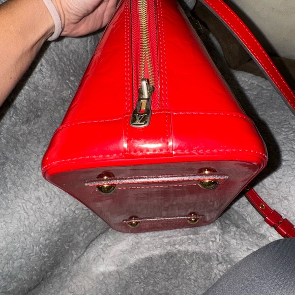 Gorgeous red Louis Vuitton Vernis Alma 2way - Picture 12 of 12